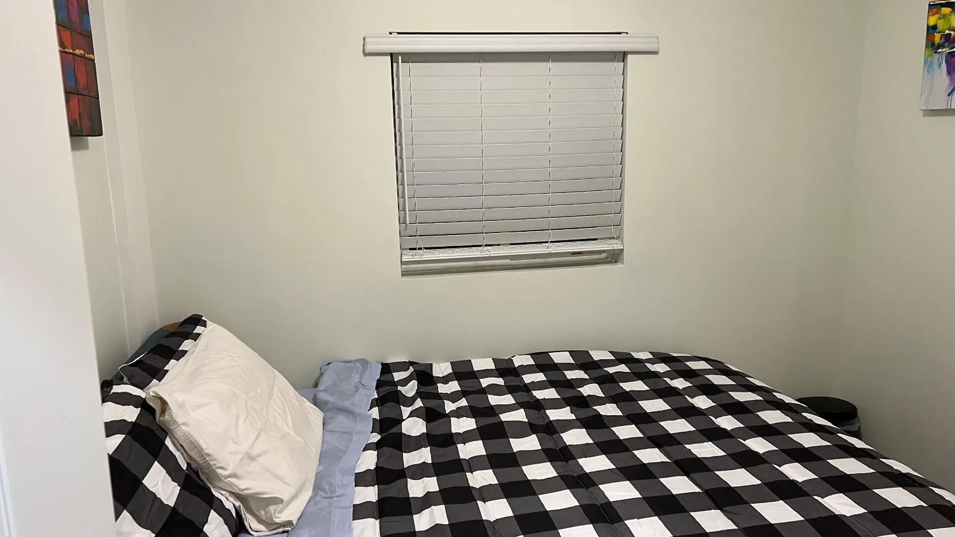 Stylish City Escape Toronto Homestay